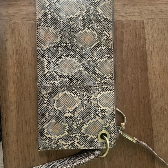 Hobo Brand Vida Wallet - Picture 2 of 3